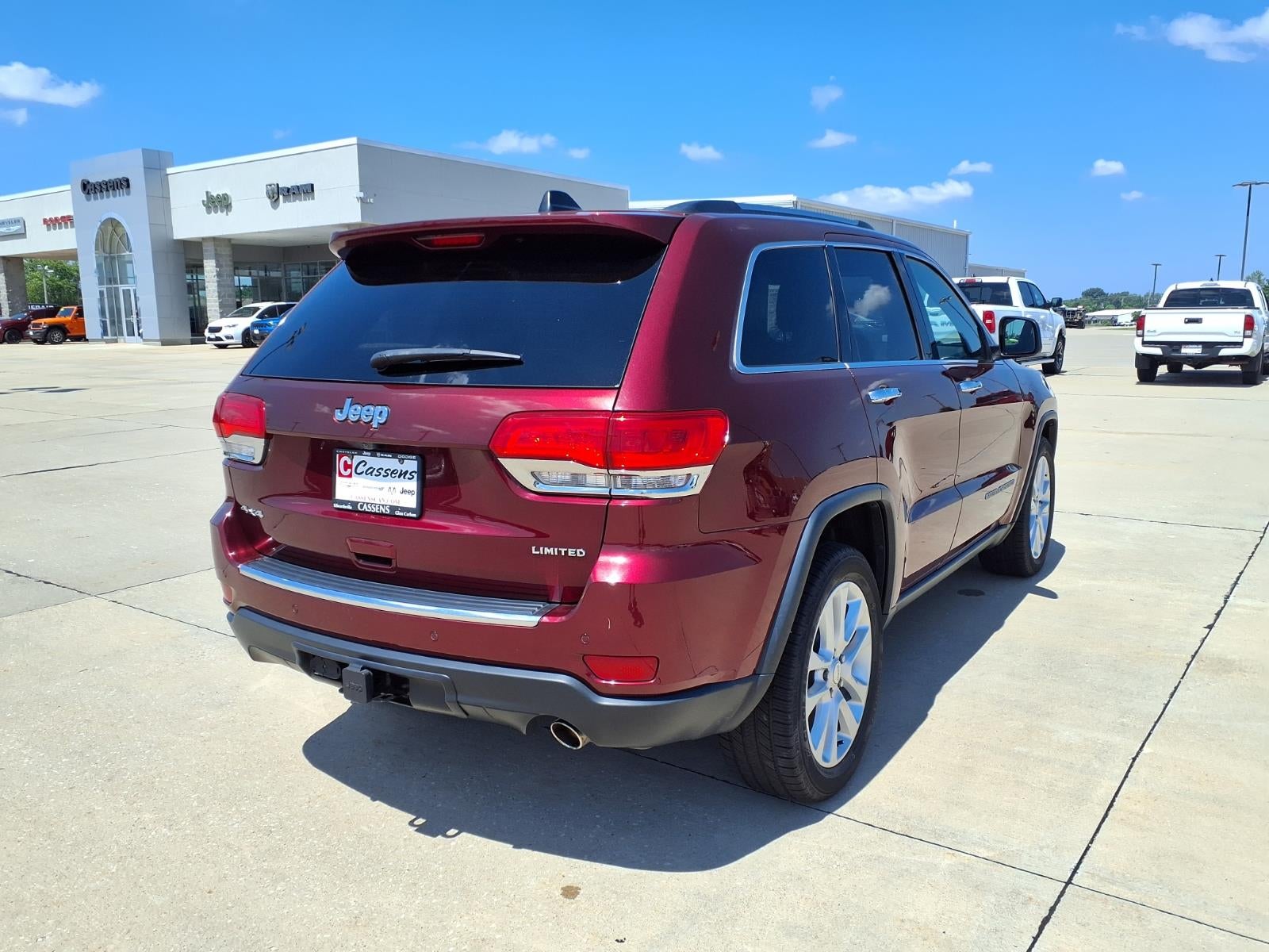 Used 2017 Jeep Grand Cherokee Limited with VIN 1C4RJFBG5HC875635 for sale in Glen Carbon, IL