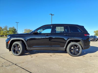 2025 Jeep Grand Cherokee Laredo