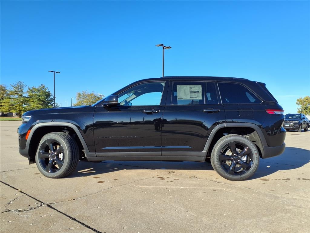 2025 Jeep Grand Cherokee Laredo