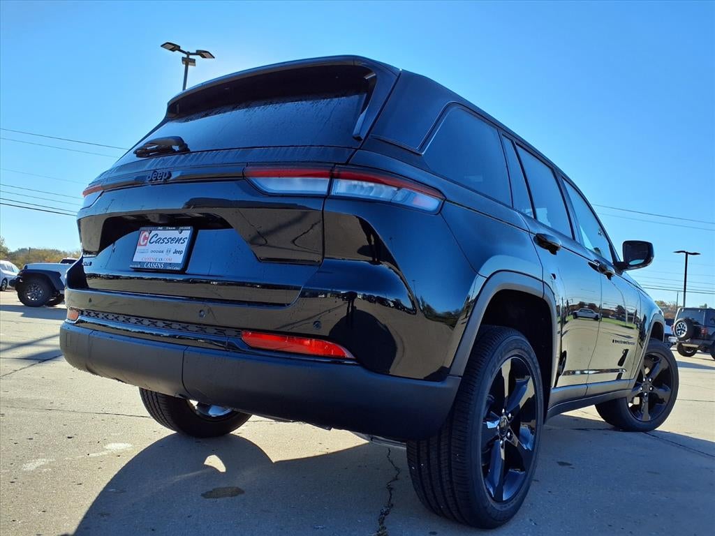 2025 Jeep Grand Cherokee Laredo