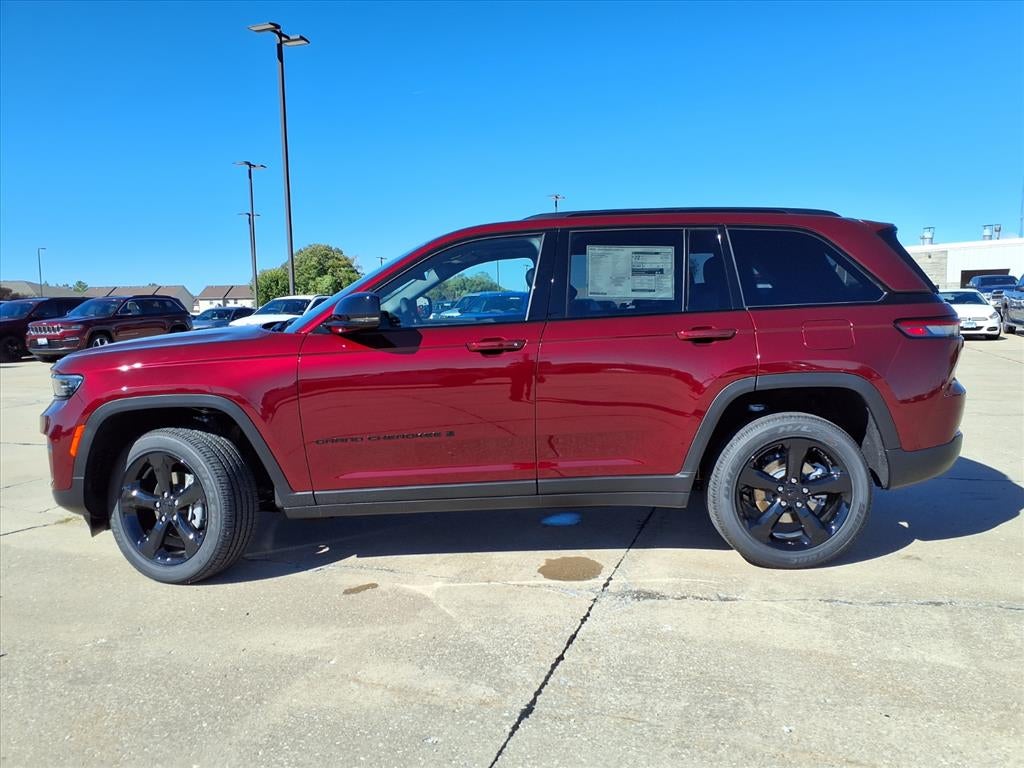 2025 Jeep Grand Cherokee Laredo
