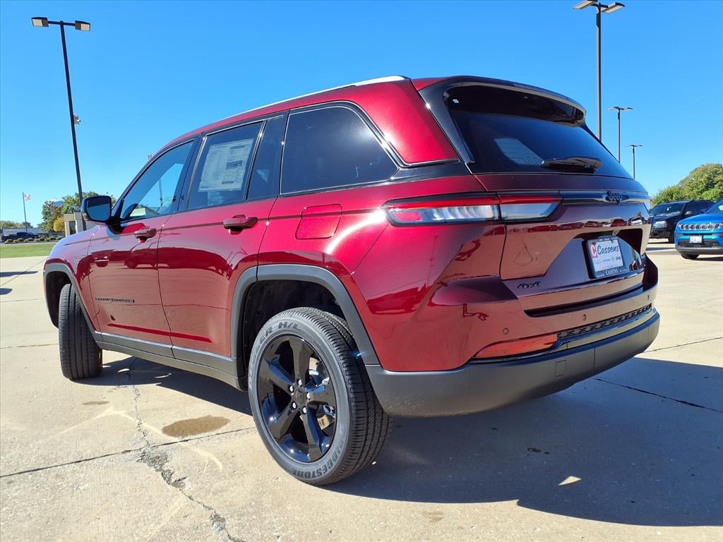 2025 Jeep Grand Cherokee Laredo