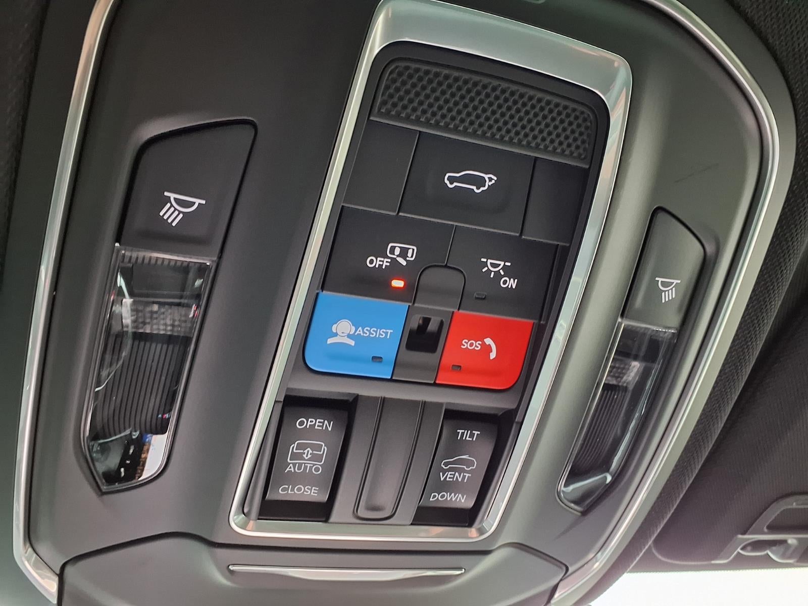 2026 Jeep Grand Cherokee Laredo Altitude