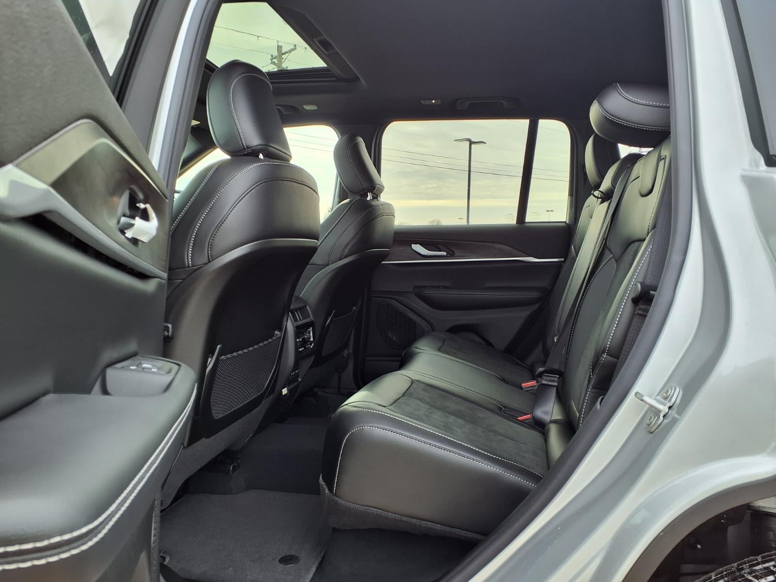 2026 Jeep Grand Cherokee Laredo