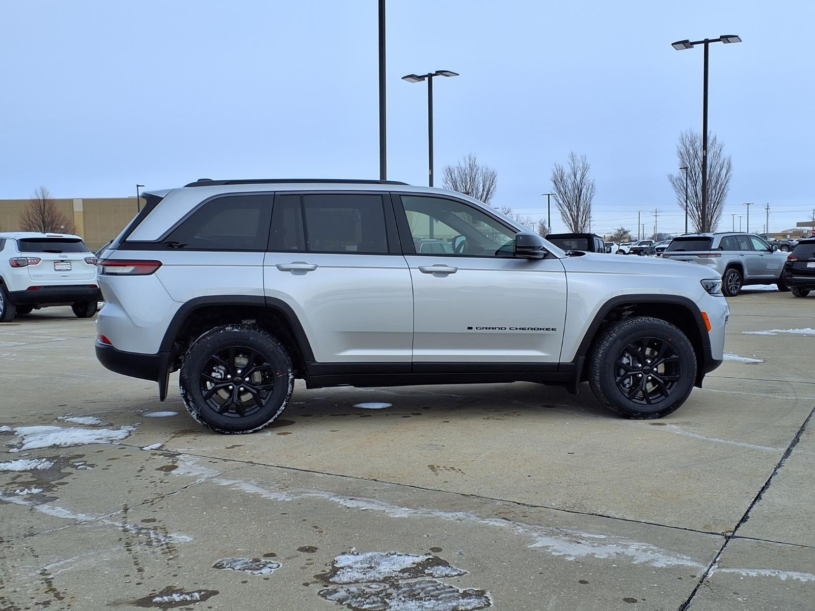2026 Jeep Grand Cherokee Laredo
