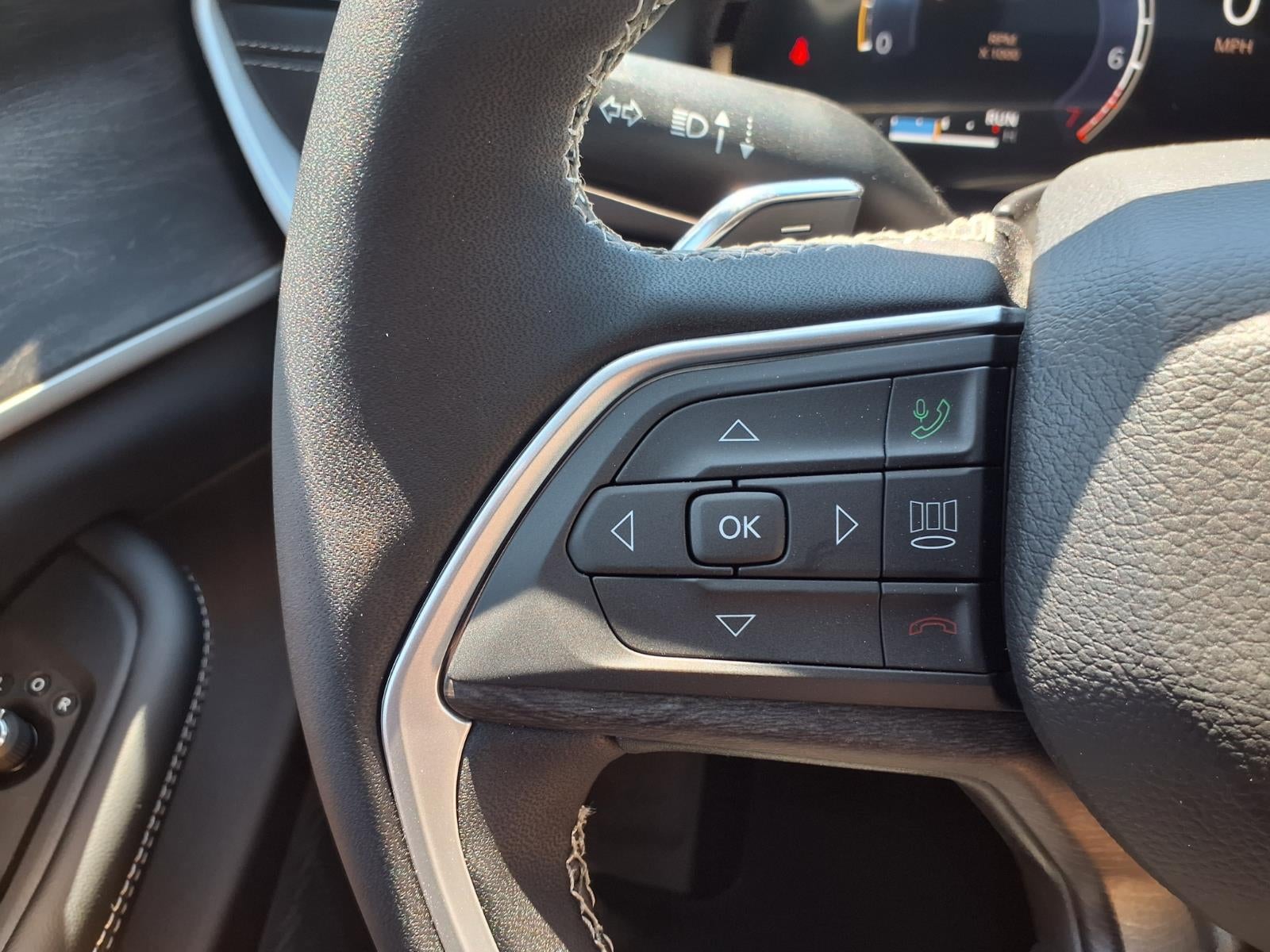 2026 Jeep Grand Cherokee Laredo Altitude