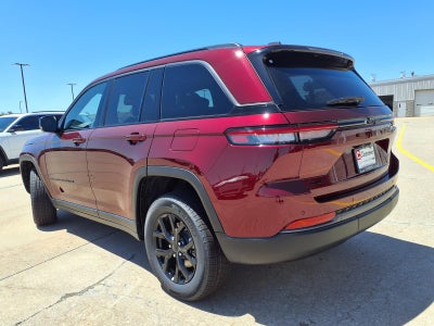 2026 Jeep Grand Cherokee Laredo Altitude