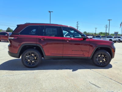 2026 Jeep Grand Cherokee Laredo Altitude