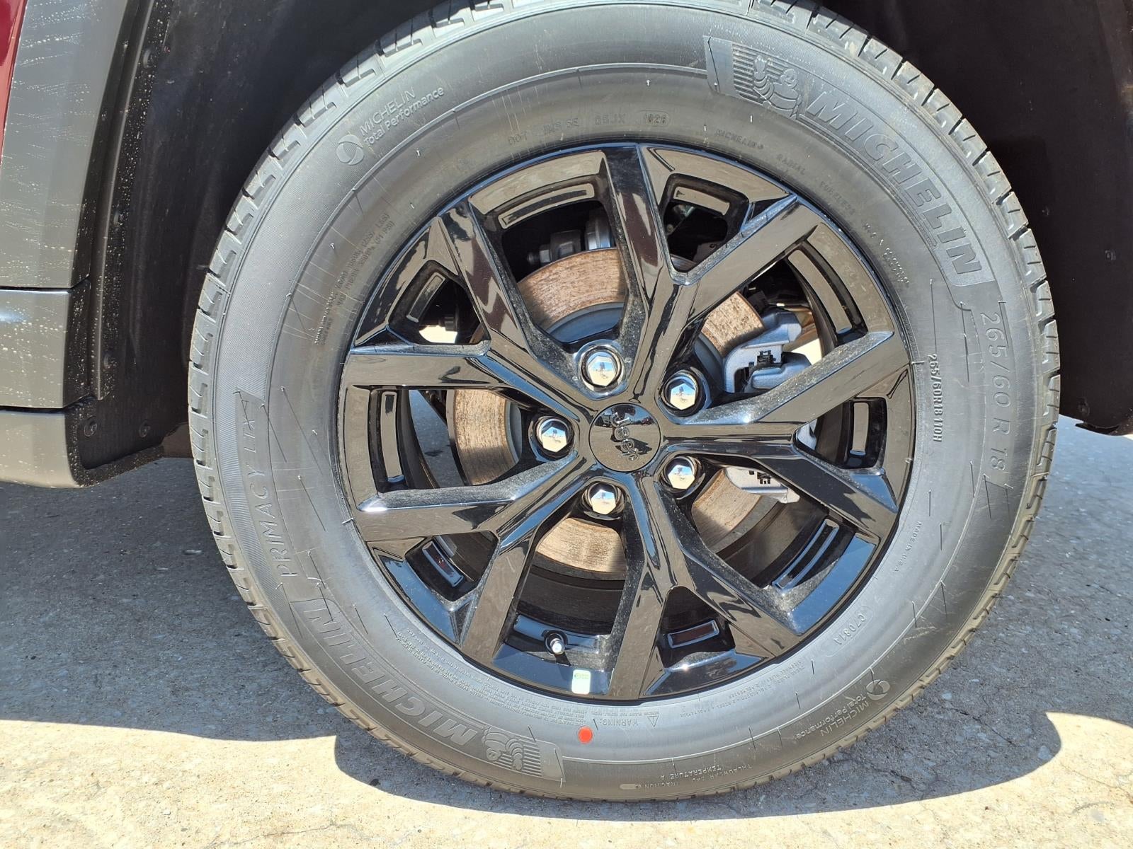 2026 Jeep Grand Cherokee Laredo Altitude