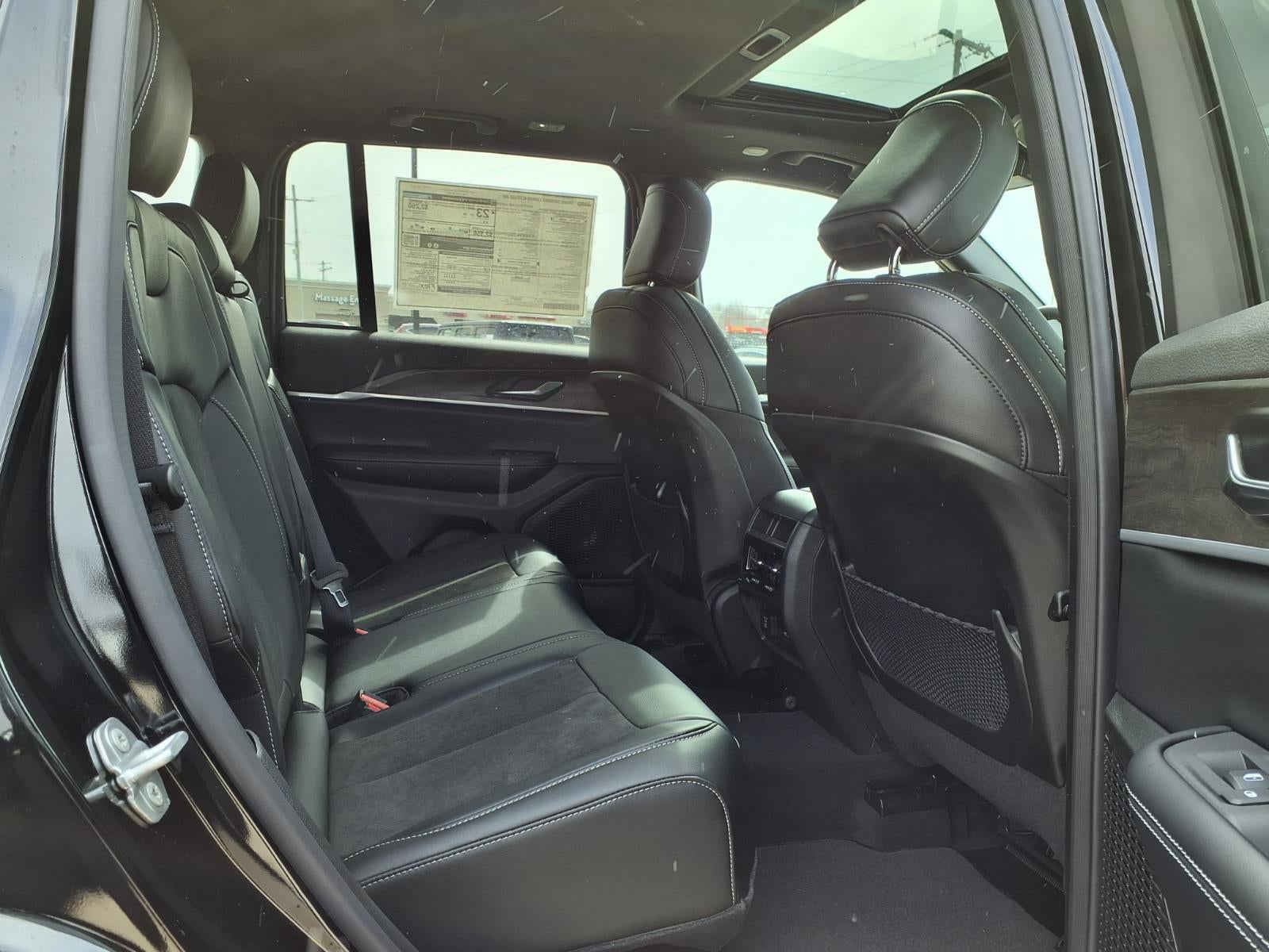 2026 Jeep Grand Cherokee Laredo