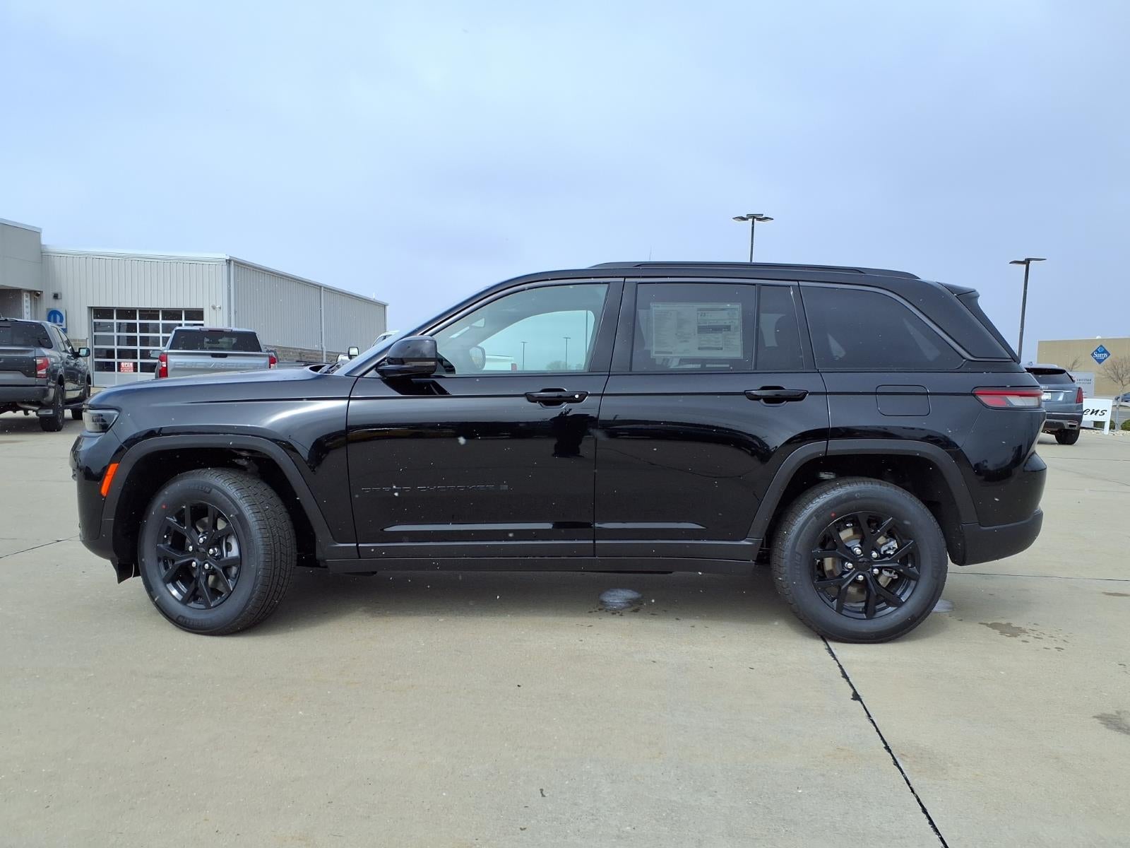 2026 Jeep Grand Cherokee Laredo