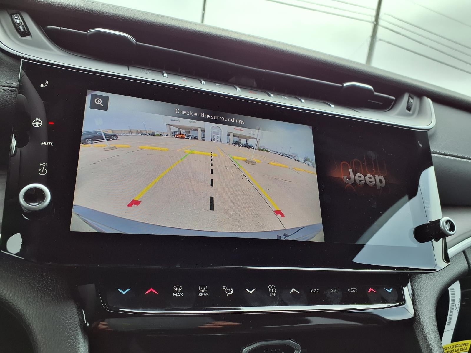 2026 Jeep Grand Cherokee Laredo