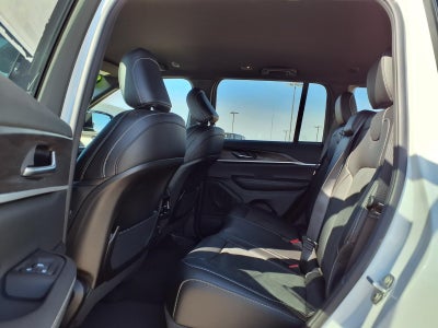 2026 Jeep Grand Cherokee Laredo