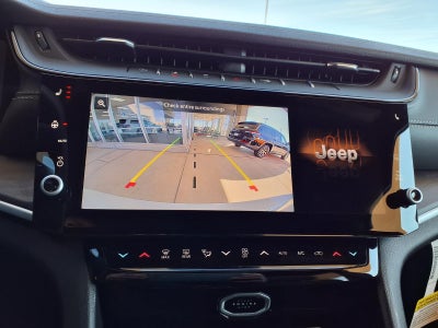 2026 Jeep Grand Cherokee Laredo