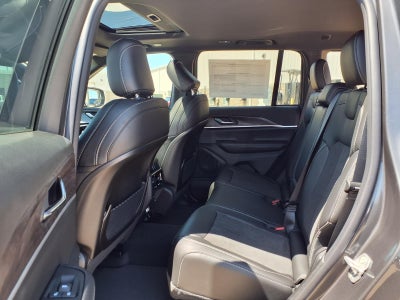 2026 Jeep Grand Cherokee Laredo Altitude