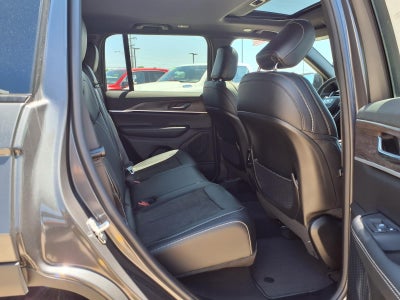 2026 Jeep Grand Cherokee Laredo Altitude