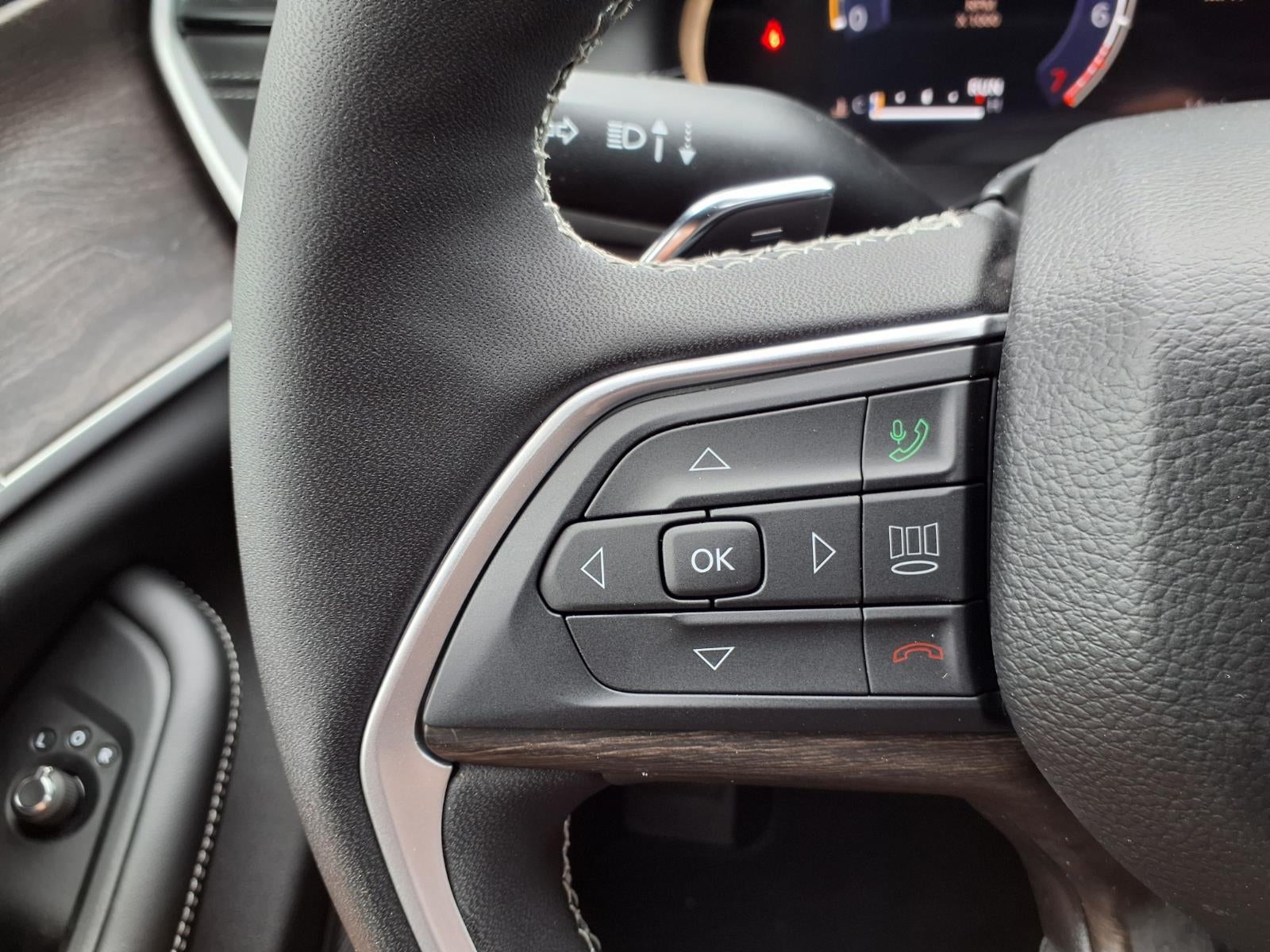 2026 Jeep Grand Cherokee Laredo Altitude