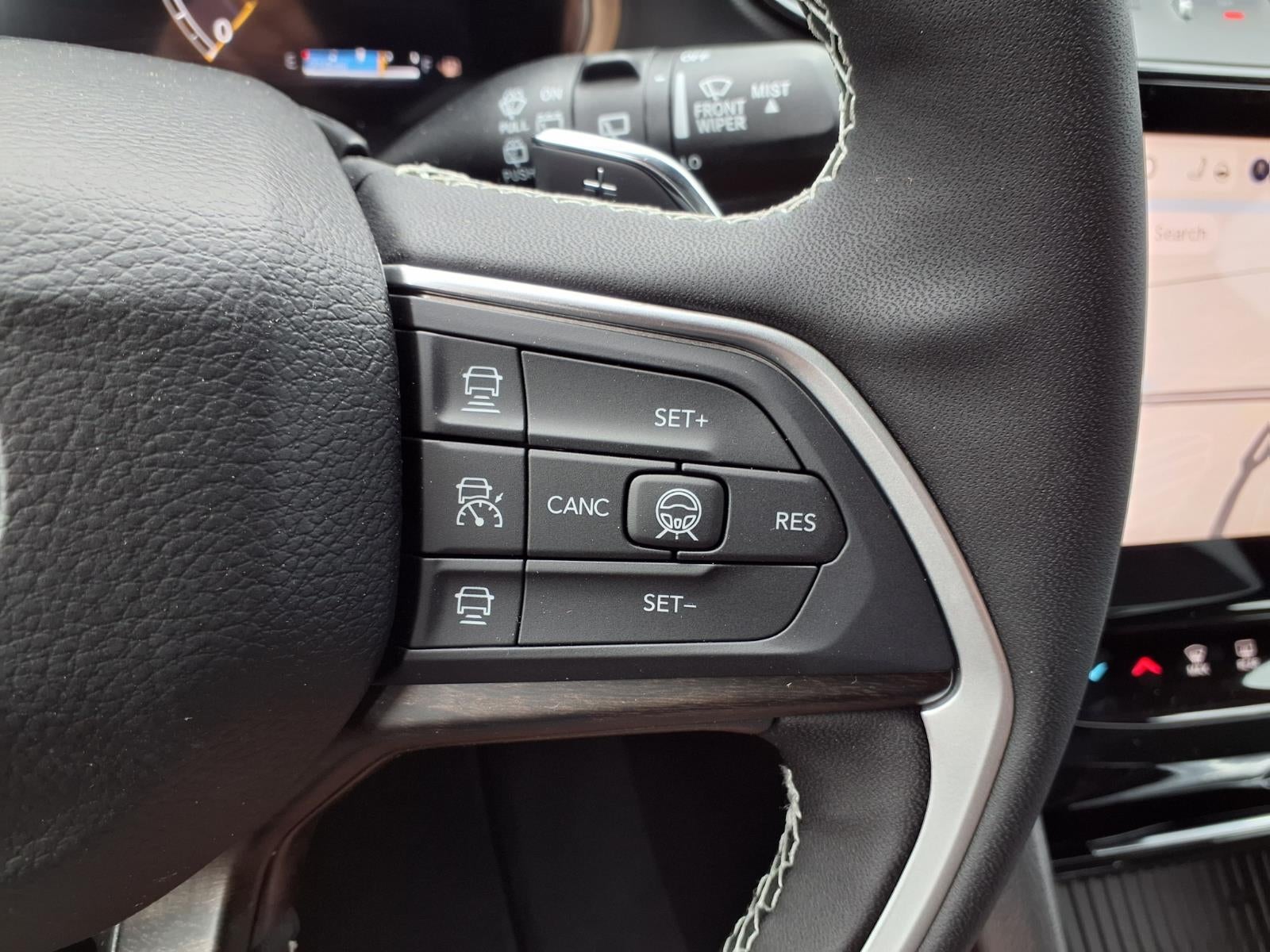 2026 Jeep Grand Cherokee Laredo Altitude