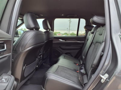 2026 Jeep Grand Cherokee Laredo Altitude