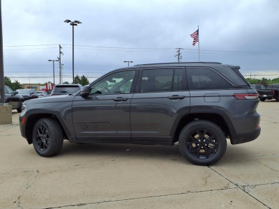 2026 Jeep Grand Cherokee Laredo Altitude