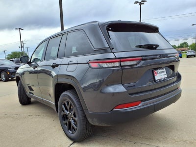 2026 Jeep Grand Cherokee Laredo Altitude