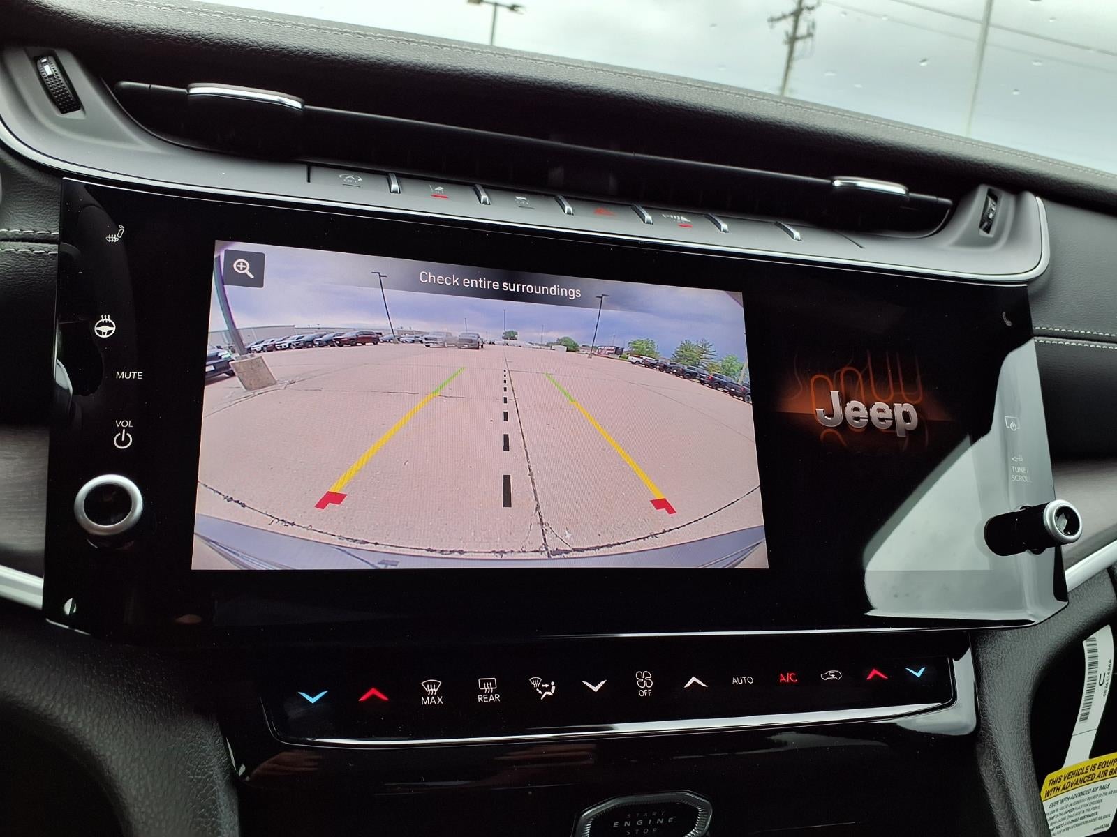 2026 Jeep Grand Cherokee Laredo Altitude