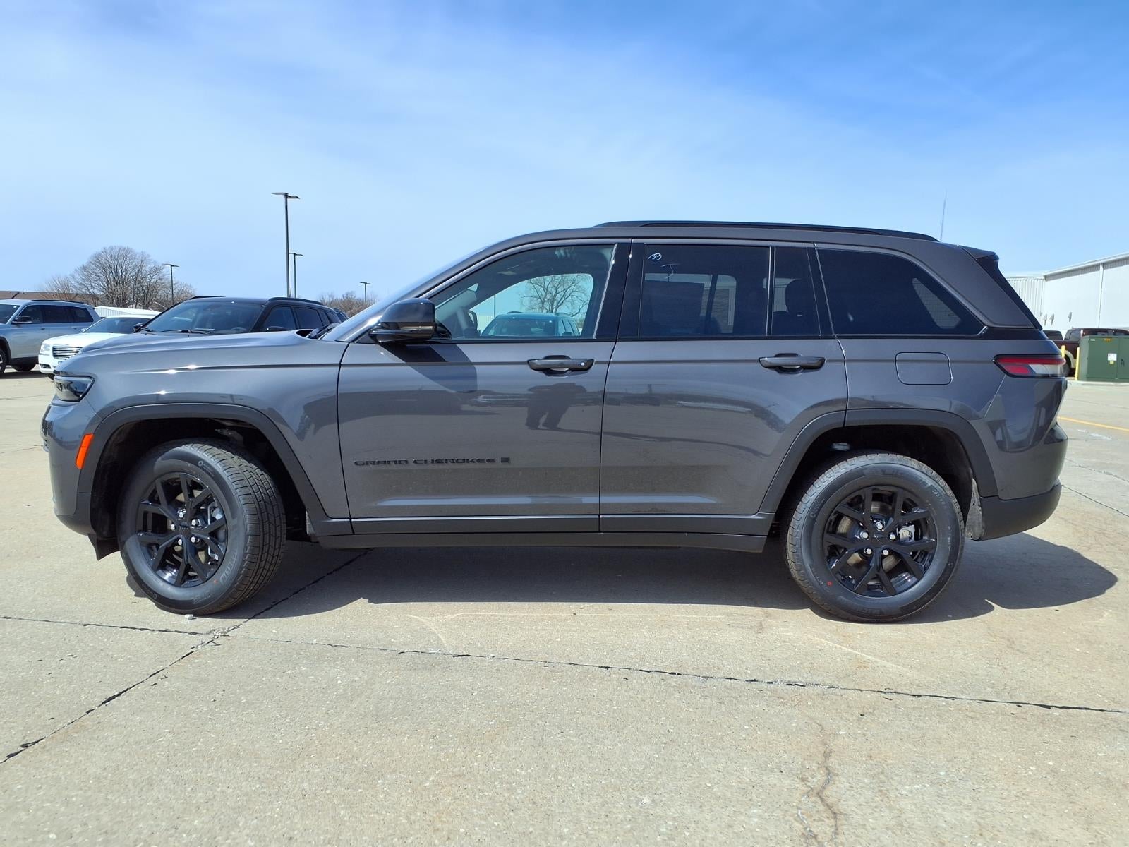 2026 Jeep Grand Cherokee Laredo