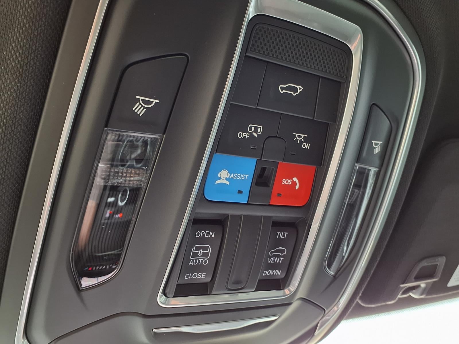 2026 Jeep Grand Cherokee Laredo Altitude