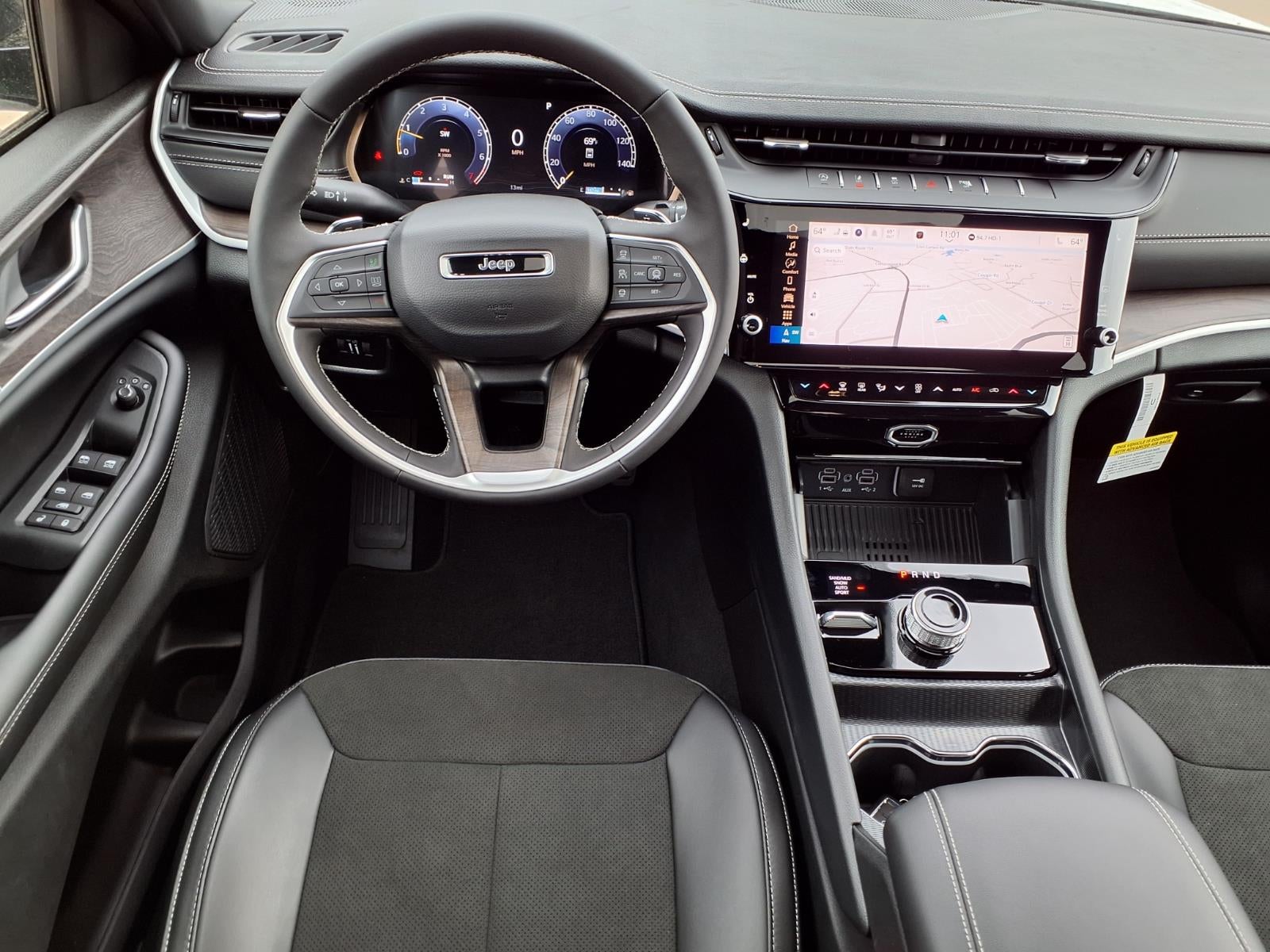 2026 Jeep Grand Cherokee Laredo Altitude