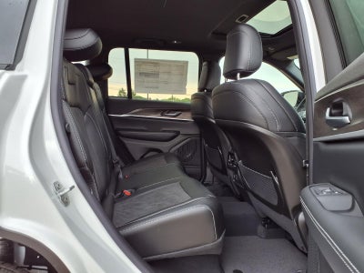 2026 Jeep Grand Cherokee Laredo Altitude