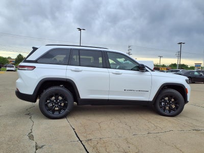 2026 Jeep Grand Cherokee Laredo Altitude