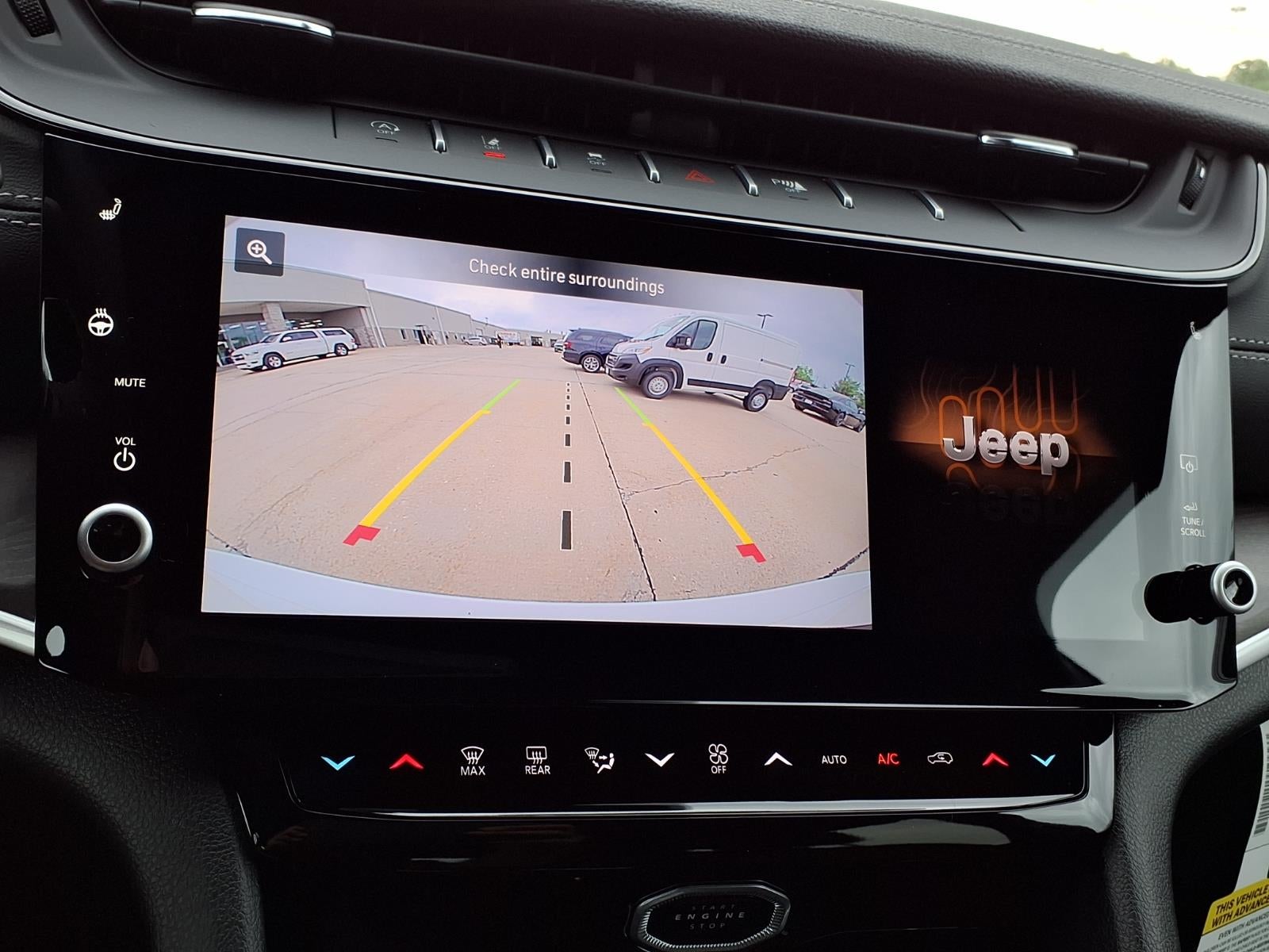 2026 Jeep Grand Cherokee Laredo Altitude