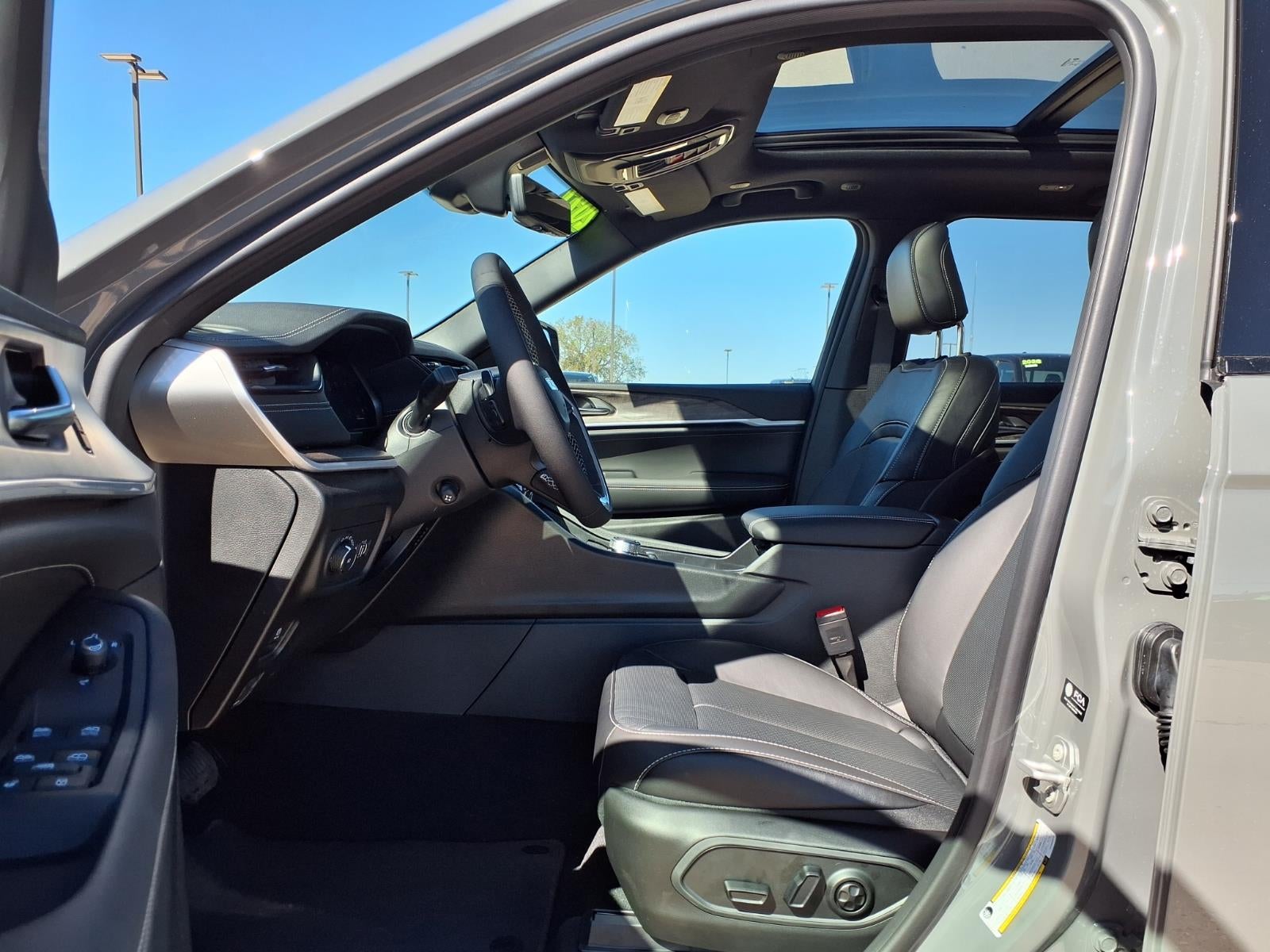 2027 Jeep Grand Cherokee Limited Reserve