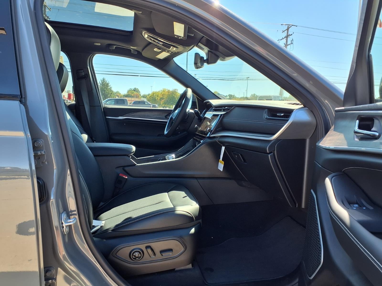 2027 Jeep Grand Cherokee Limited Reserve