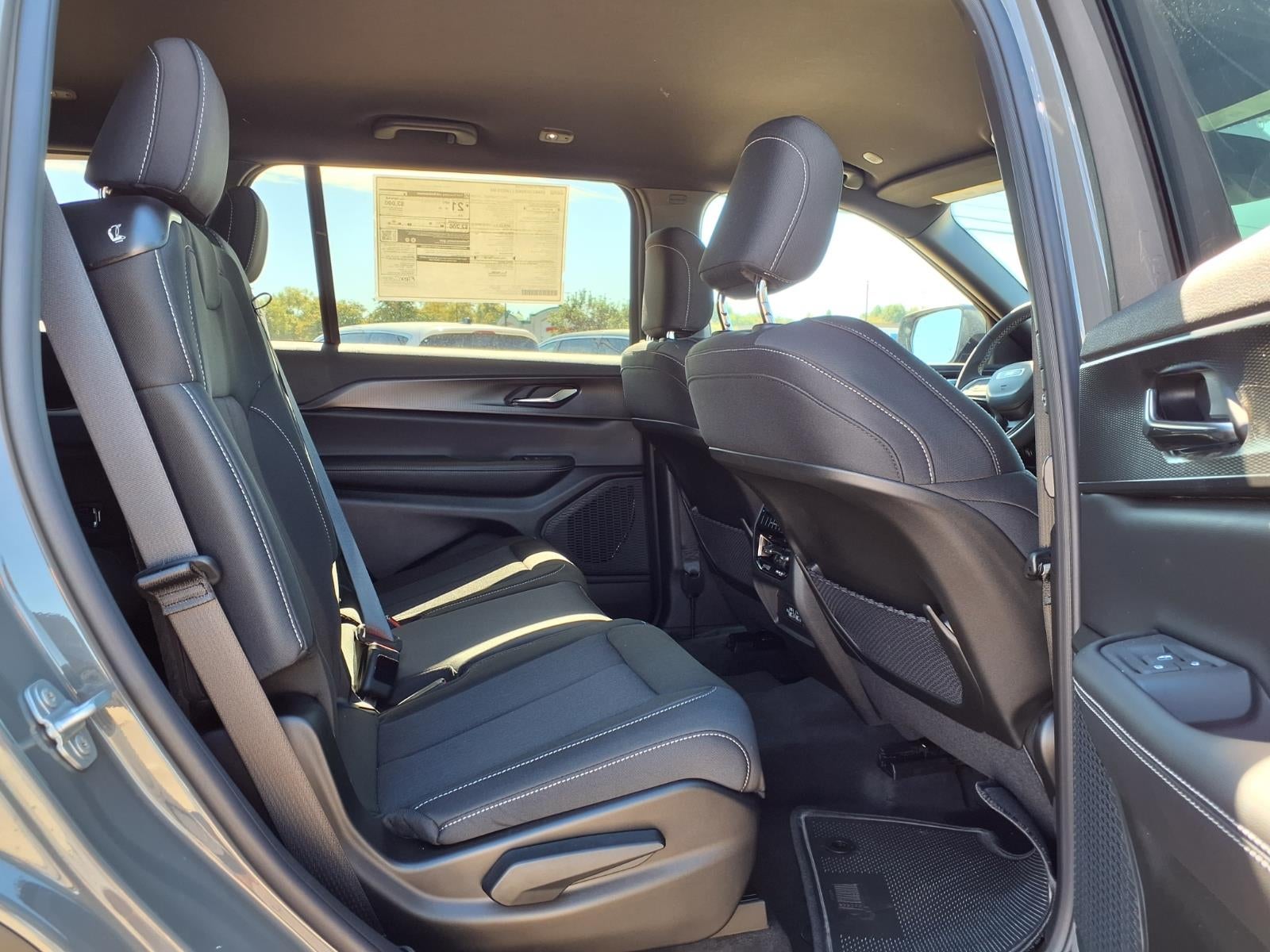 2027 Jeep Grand Cherokee L Laredo