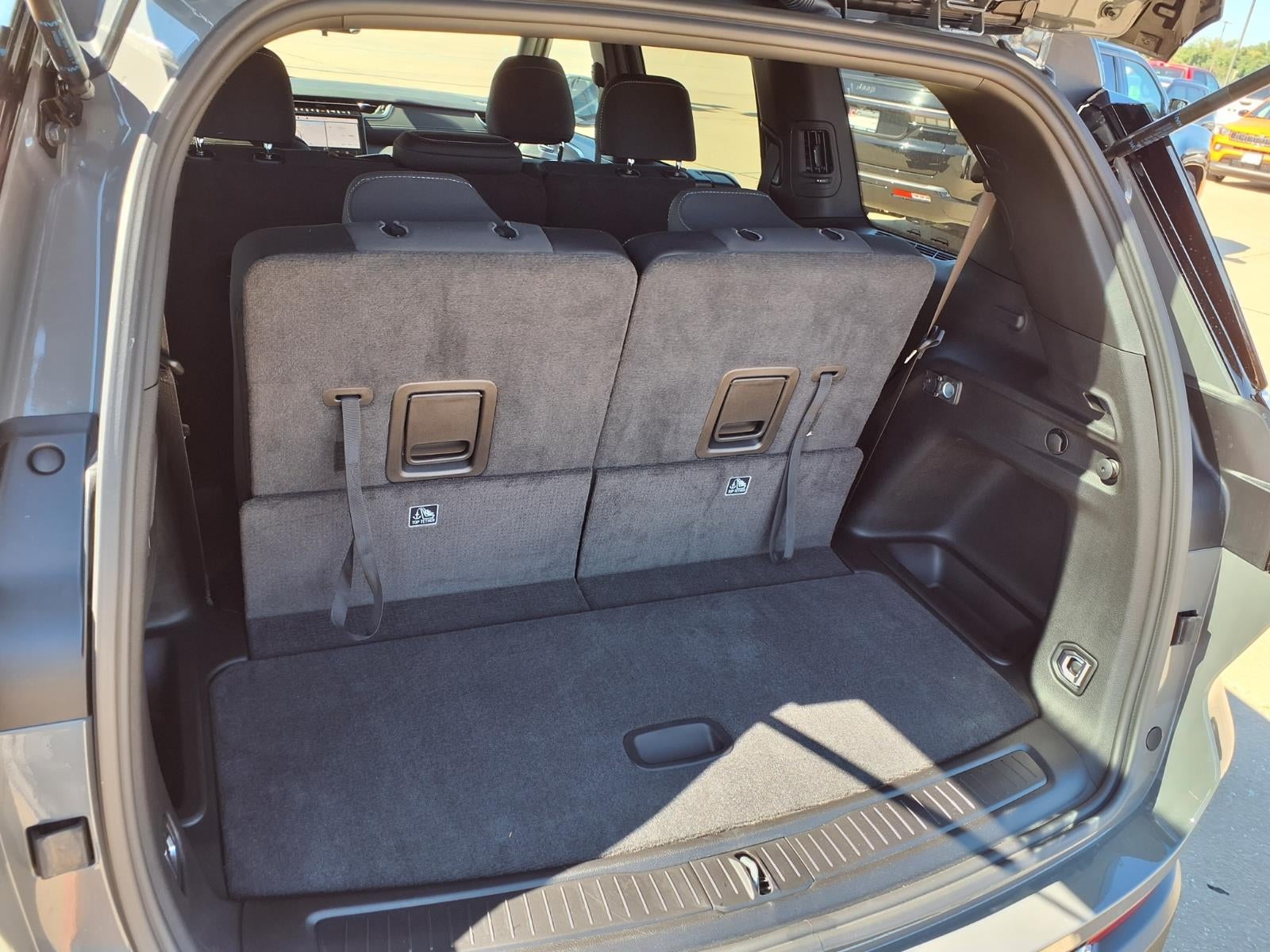 2027 Jeep Grand Cherokee L Laredo