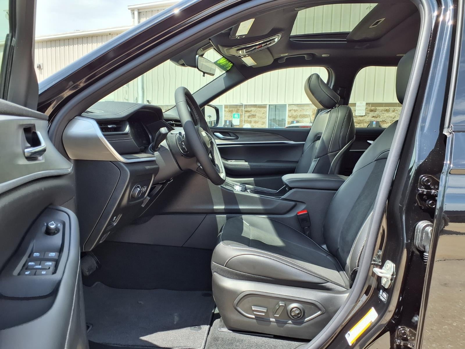 2026 Jeep Grand Cherokee L Laredo