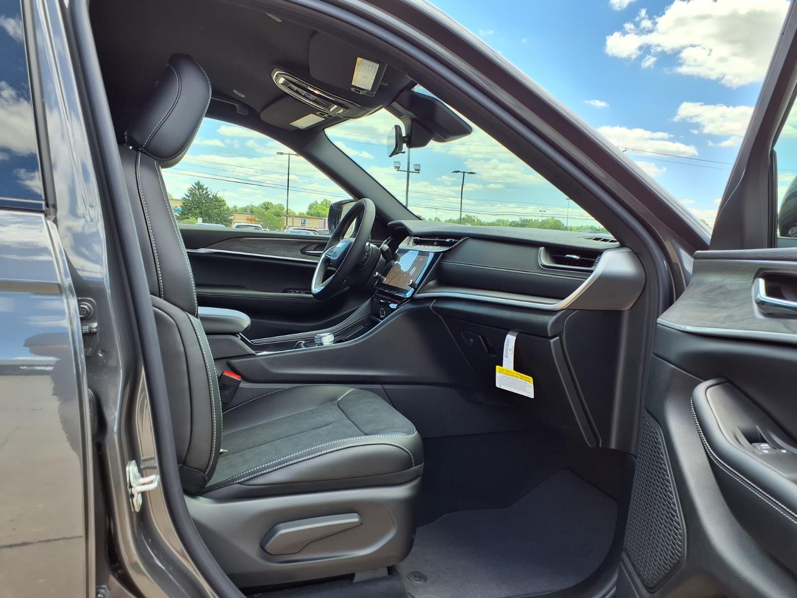 2026 Jeep Grand Cherokee L Laredo