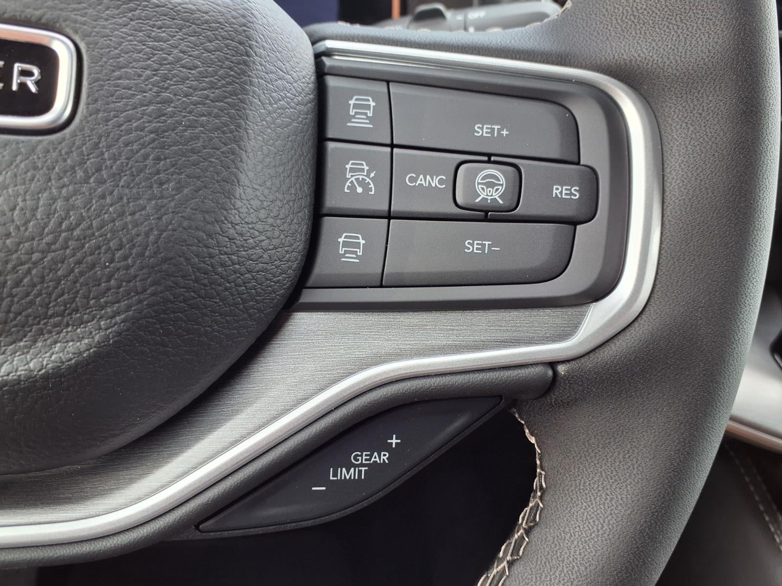 2026 Jeep Grand Wagoneer Base