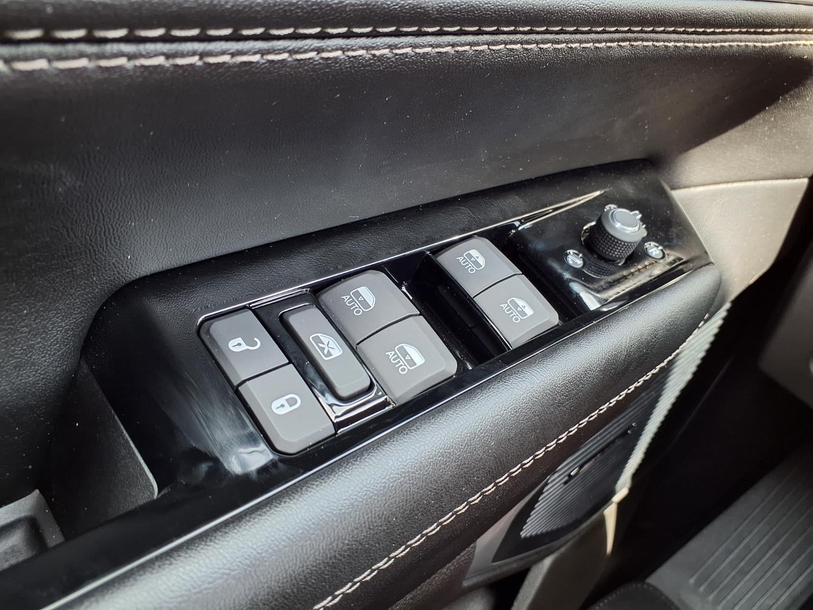 2026 Jeep Grand Wagoneer Base