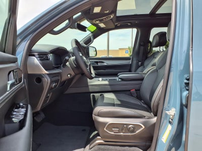 2026 Jeep Grand Wagoneer Base