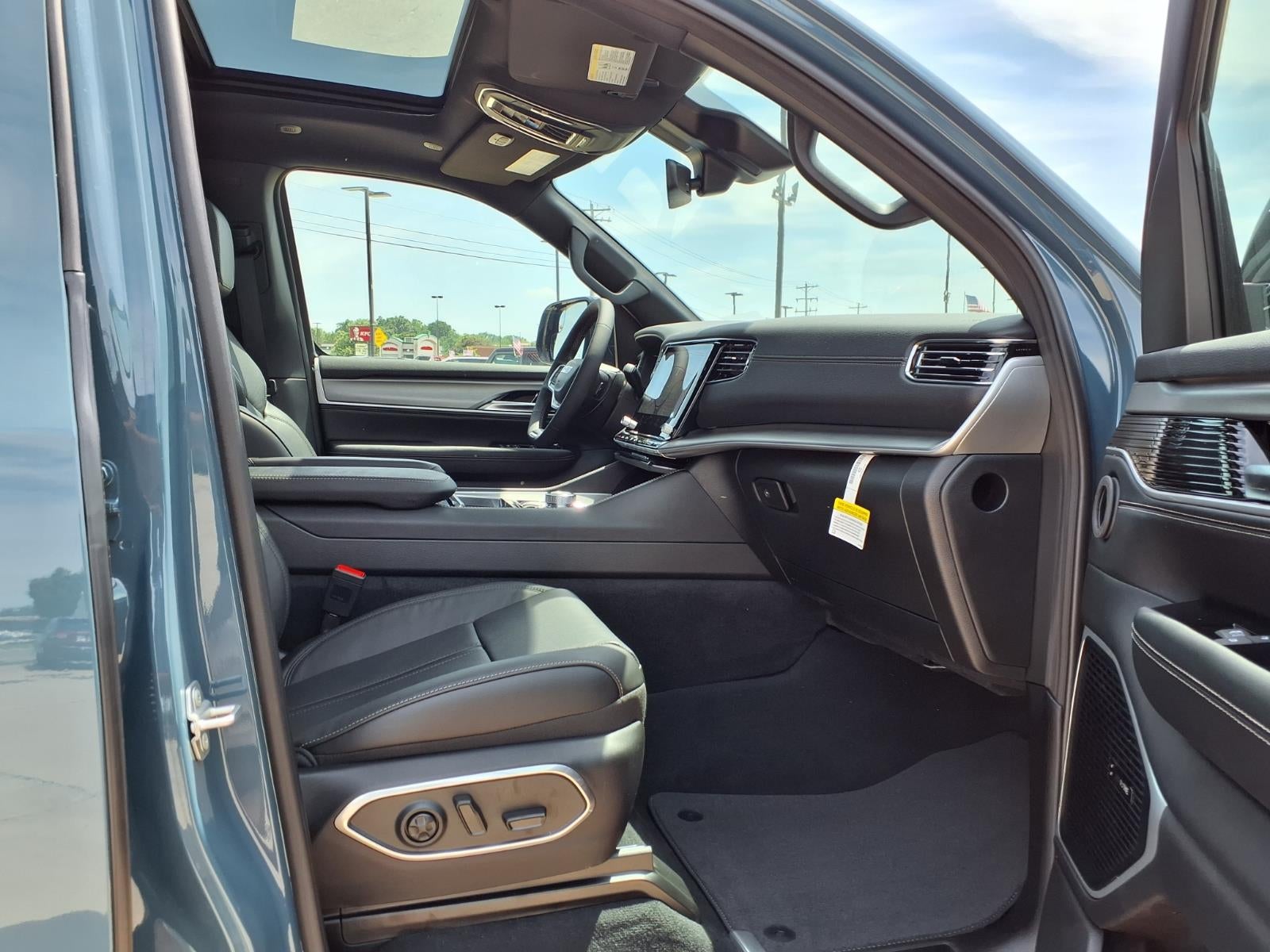2026 Jeep Grand Wagoneer Base