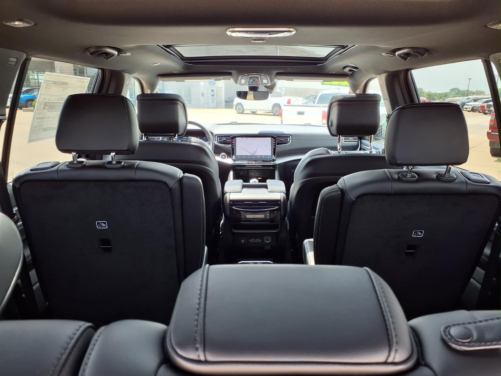 2026 Jeep Grand Wagoneer Base