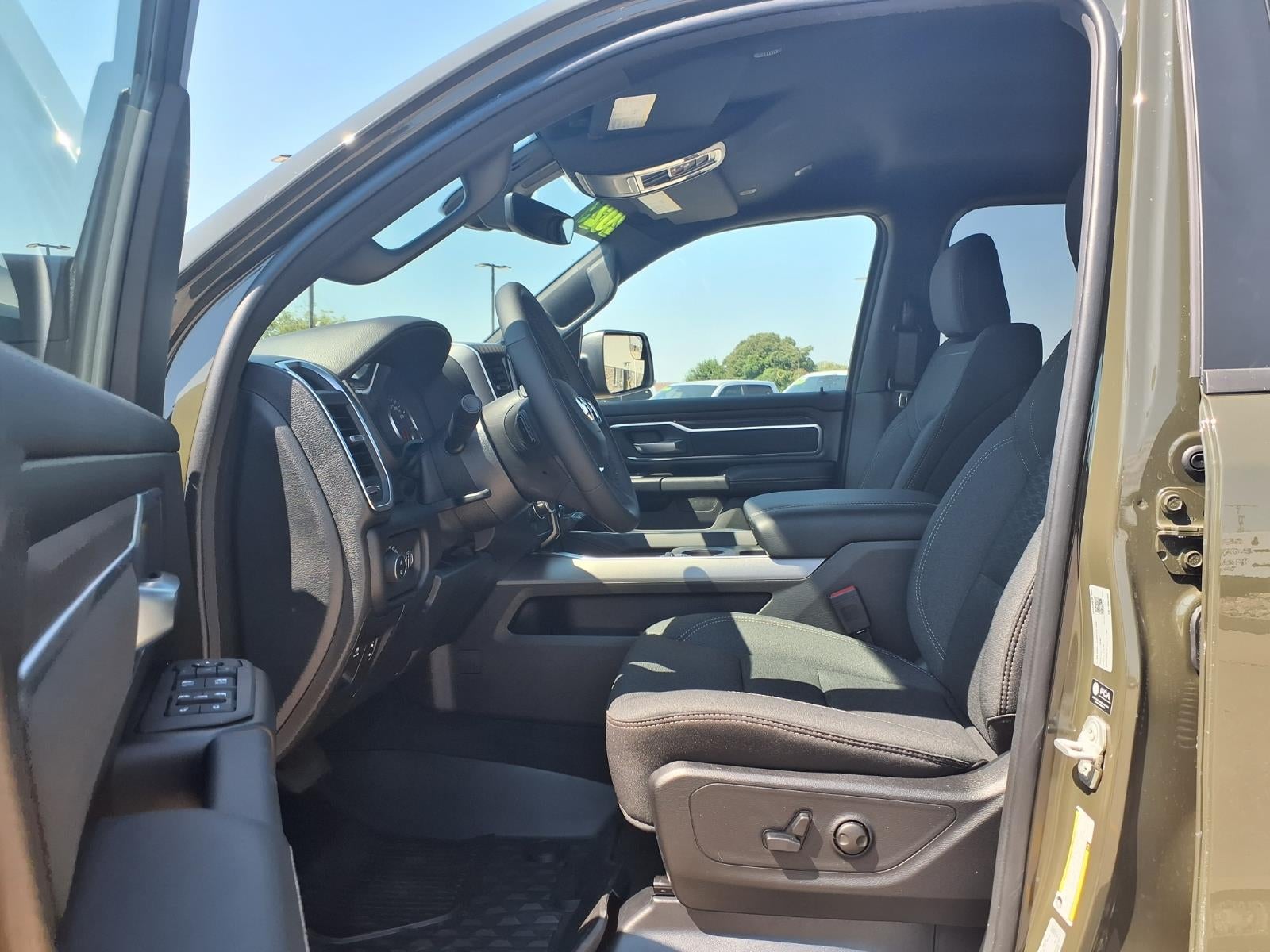 2027 RAM 1500 Big Horn/Lone Star