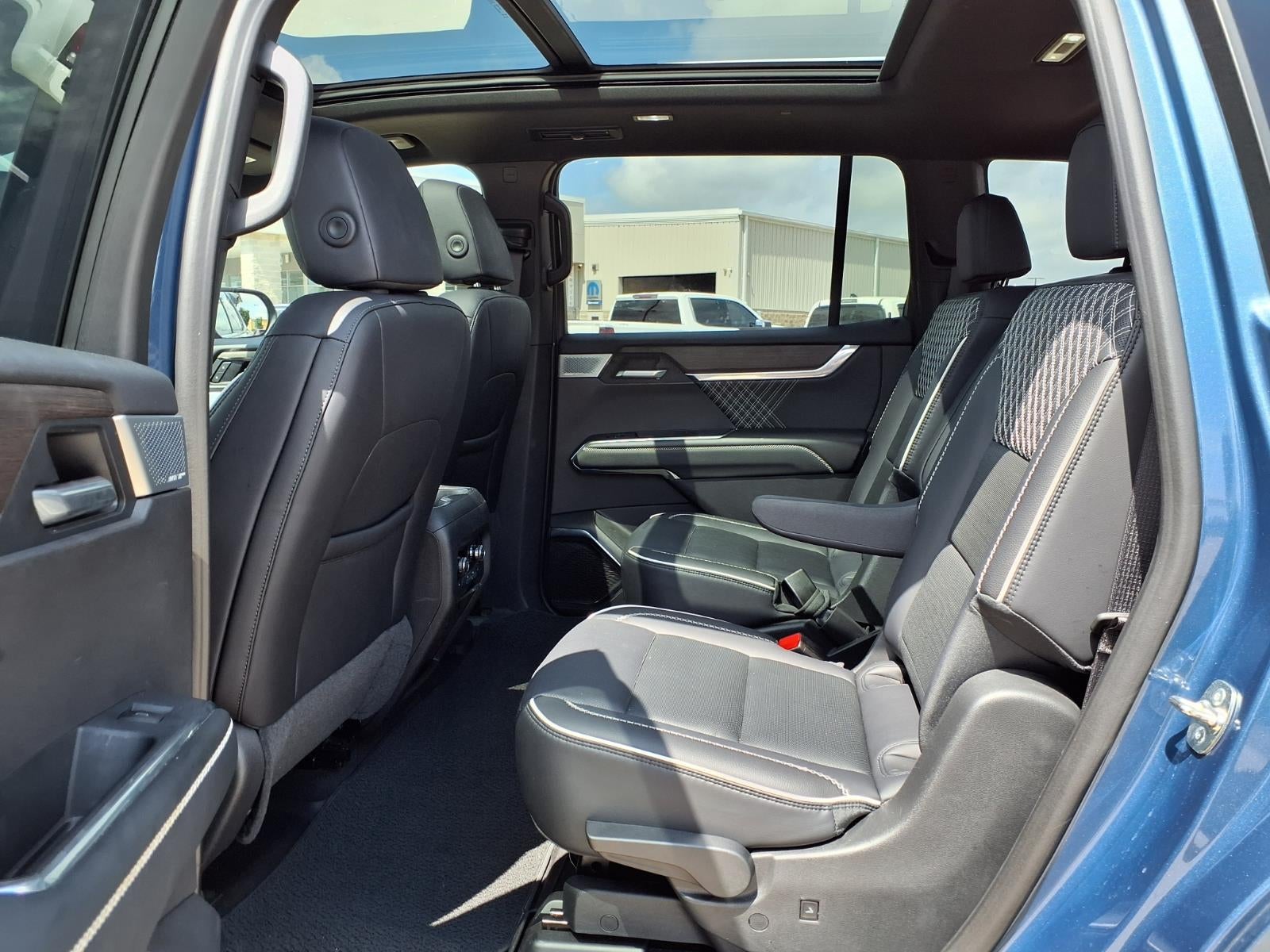 2025 GMC Acadia Denali