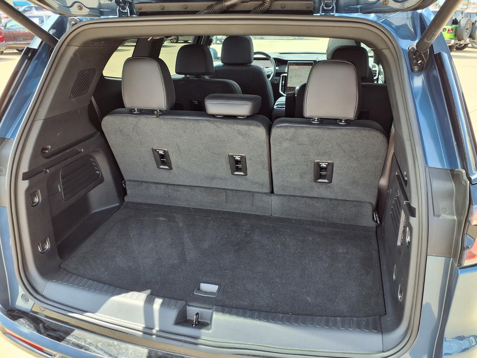 2025 GMC Acadia Denali