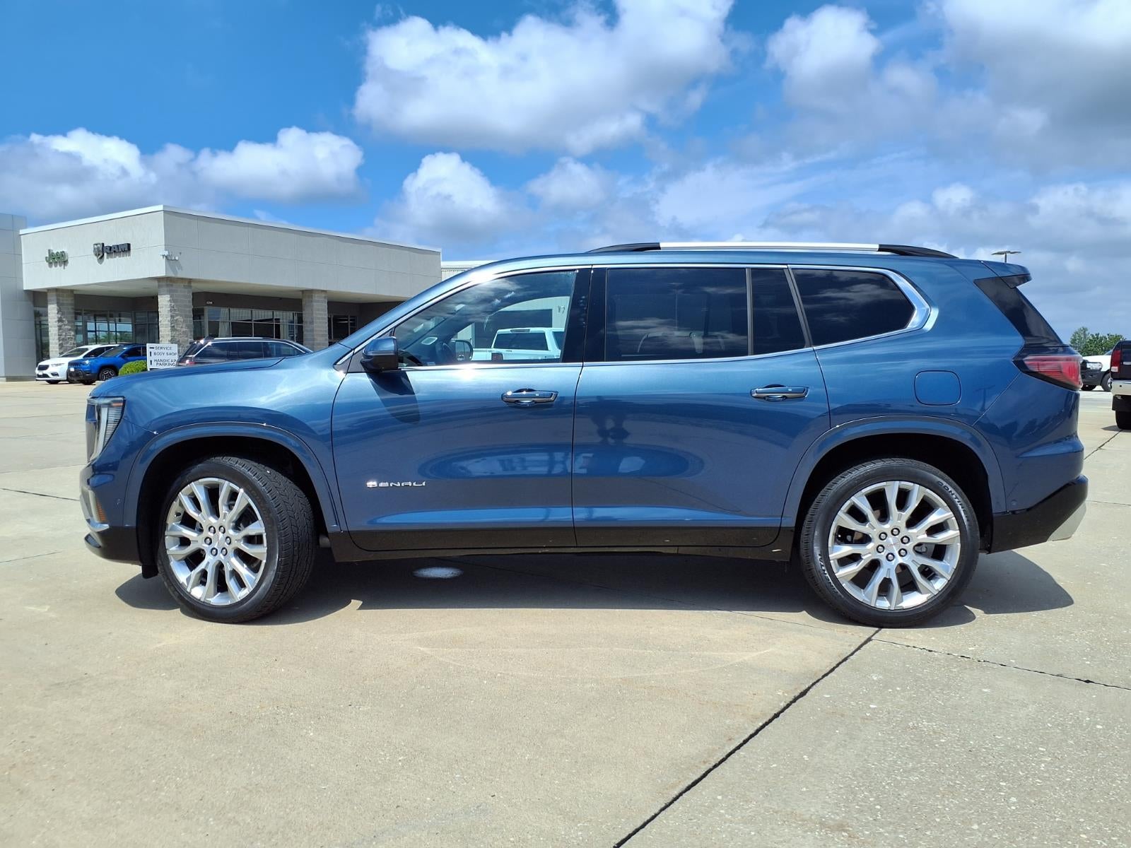 2025 GMC Acadia Denali