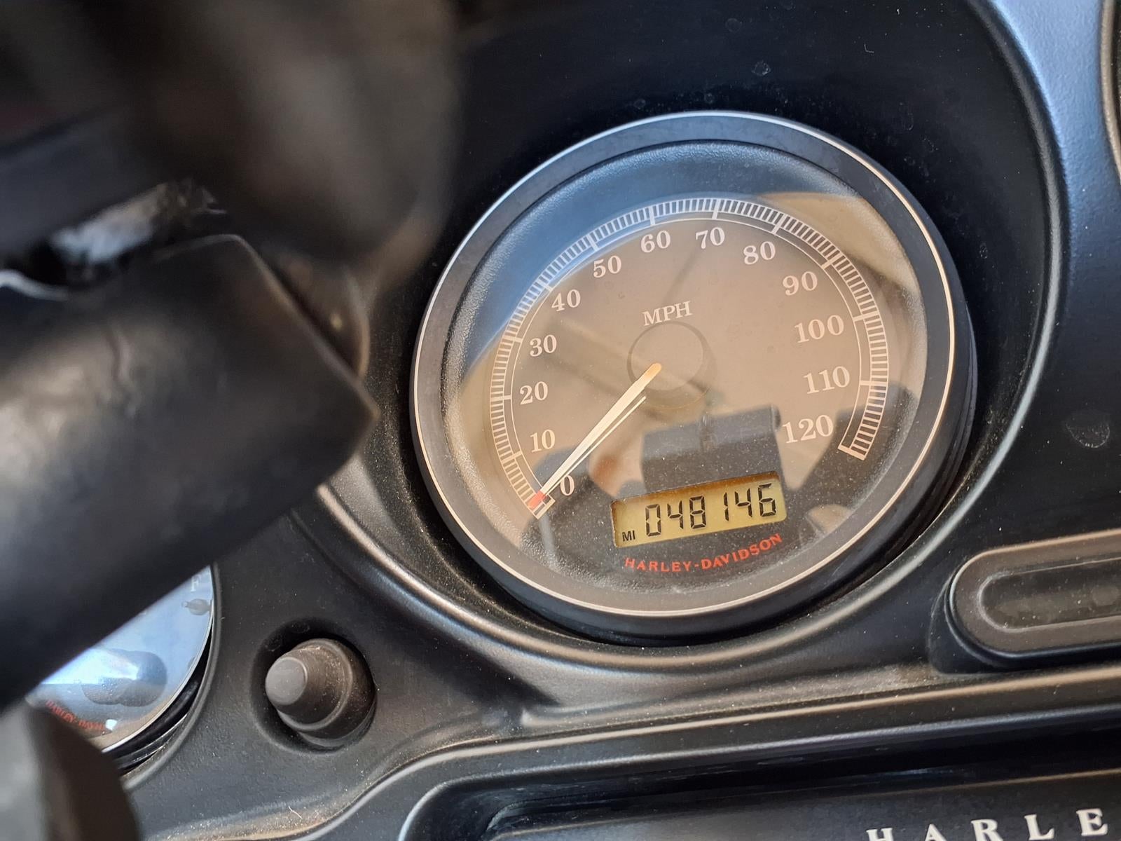 2012 Harley-Davidson FLHTC Base