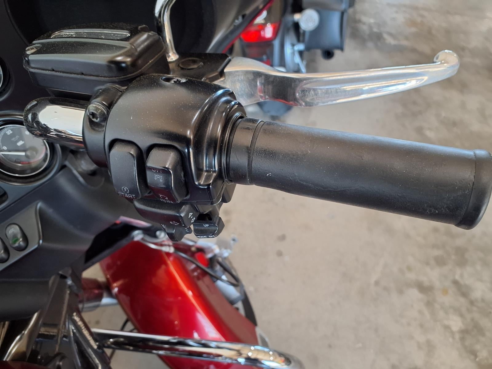 2012 Harley-Davidson FLHTC Base