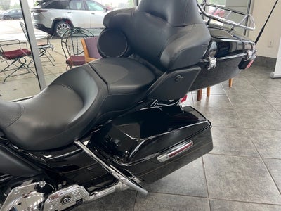 2015 Harley-Davidson FLHT Limited